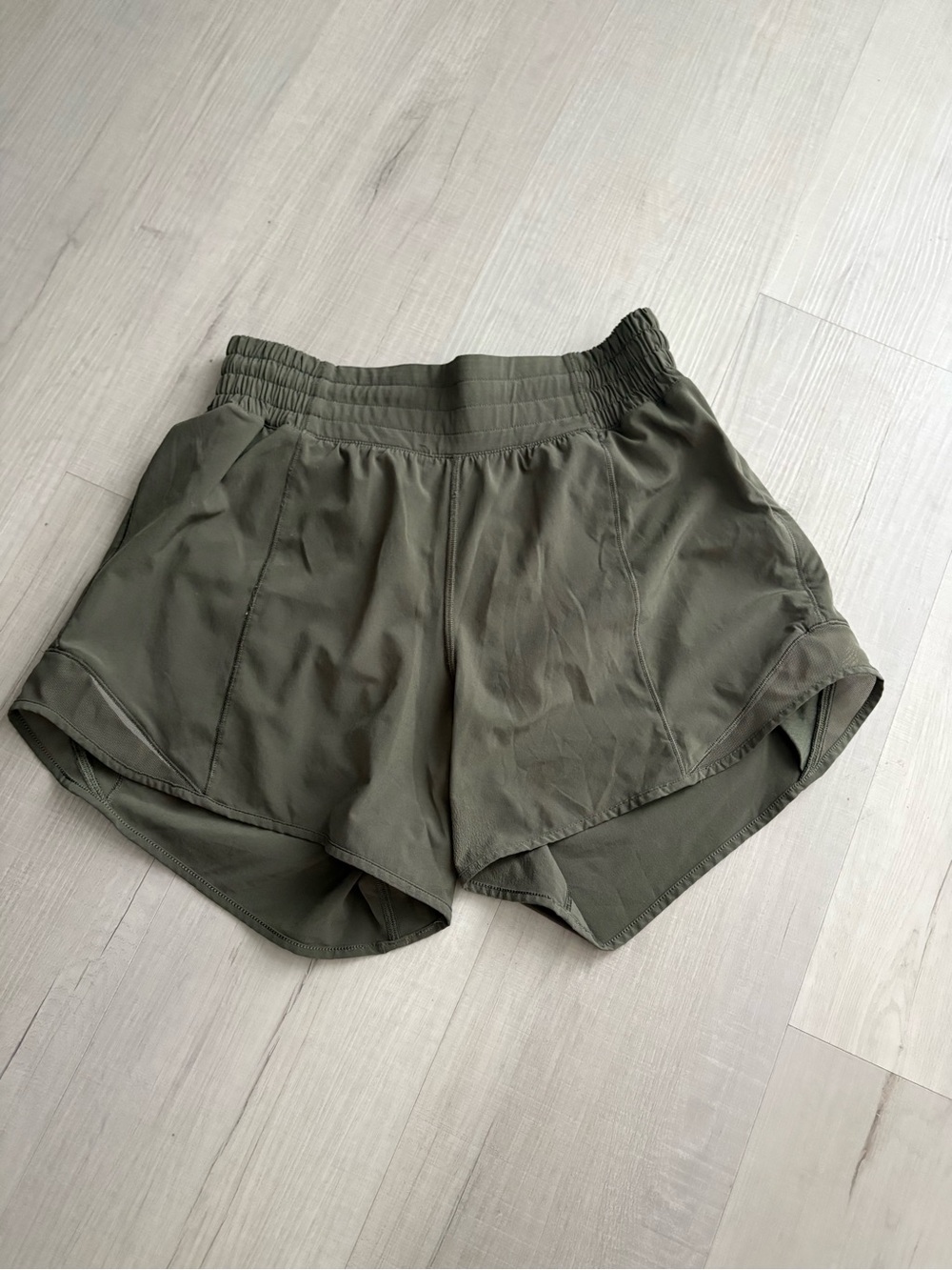 lululemon hotty hot high rise lined short 4 inch